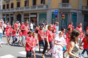 El poble sahrauí es manifesta per reivindicar els seus drets en la "Marxa per la Pau i la Llibertat"