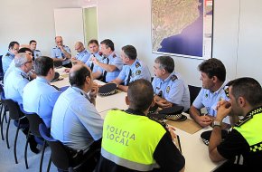 Policia i Mossos uneixen esforços per detectar les xarxes de distribució de material falsificat