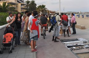 CiU qualifica "d'engany i frau" que Cambrils surti als mitjans de comunicació com un exemple d'eradicació del "top manta"