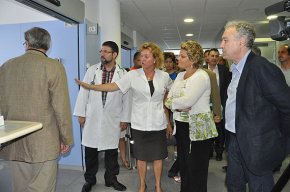 La consellera de Salut, Marina Geli, visita l'hospital de Cambrils i assegura que les obres s'enllestiran a finals d'any