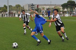 El FC Cambrils exhibeix un bon joc i empata davant l'Amposta
