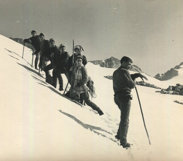 Quan mossèn Àngel va guiar set joves cambrilencs al cim de l’Aneto l’any 1964