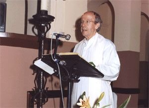 Mossèn Ramon Blas, l'any 2003, quan es va fer càrrec de la parròquia de Sant Pere