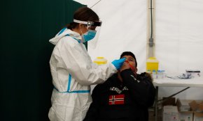 Un 2% dels casos de covid-19 a Catalunya són reinfeccions