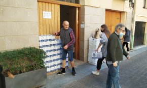 Un patinet elèctric atropella una persona que descarregava aliments a la seu de Càritas, al Barri Antic