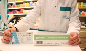 Es fixa en 2,94 euros el preu màxim dels tests d'antígens