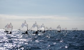 Iker Múgica i Joan Fargas pugen al podi de la regata Territori Mestral N2 Optimist del Club Nàutic Cambrils