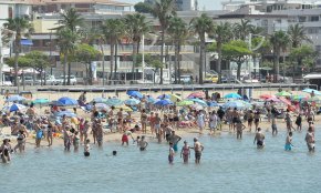 Catalunya va captar més de deu milions de turistes el 2021, un 72,6% més que l'any passat però la meitat que el 2019