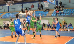 Còmoda victòria del CB Cambrils davant el CB Constantí