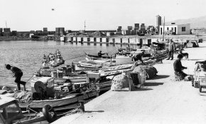 Obres de construcció de la part del port corresponent al Sorral / Febrer 1977