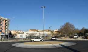 S'obre al trànsit la nova rotonda de l'avinguda d'Adelaida