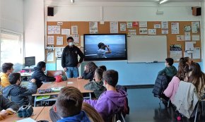 El cambrilenc Marco Martínez, capità de Proactiva Open Arms, explica la seva experiència a les escoles