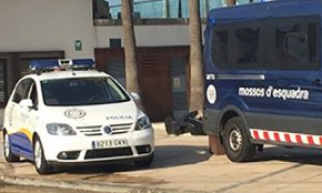 La Policia Local i els Mossos identifiquen divuit persones amb antecedents delictius
