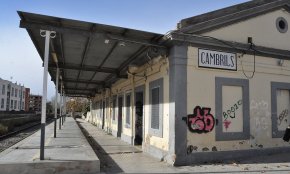 El regidor d'Urbanisme, Enric Daza, defensa l'enderroc de l'antiga estació per «millorar a la qualitat de vida dels cambrilencs»