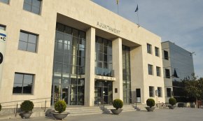 L'ús «partidista» dels despatxos municipals i la neutralitat institucional, nova discussió entre el PP i l'oposició