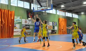 Còmode triomf del CB Cambrils a la complicada pista del CB Montblanc en la recuperació d'un partit ajornat