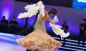 La pista de ball del Palau Municipal d'Esports ja és a punt per iniciar, avui, el Cambrils Dancesport Open