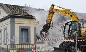 Comença l'enderroc de l'antiga estació de tren 