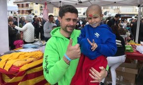 Un Sant Jordi solidari «Pels Valents» i contra el càncer infantil