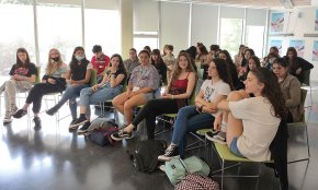 Es lliuren els diplomes a 36 joves que han obtingut el certificat de formació del projecte Agents de Salut 