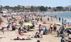 Les platges cambrilenques mantenen les quatre Banderes Blaves