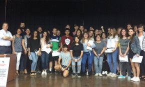 Les alumnes Maylis Guerrero i Ariana Gil guanyen els XI Premis Enfila el teu futur de Vandellòs i l'Hospitalet de l'Infant