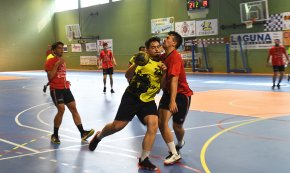 El CH Cambrils cau derrotat contra el GEIEG en el darrer partit de la temporada a casa