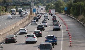 La Generalitat habilitarà carrils addicionals a l'AP-7 per reduir les cues els caps de setmana