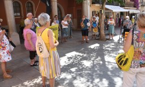 Primera concentració estiuenca de les Àvies i Avis a la plaça de la Vila