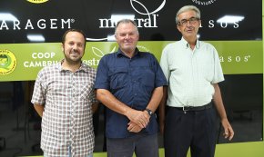La Cooperativa i l'ADV Cambrils fan un reconeixement a Carlos Matas, tècnic de l'ADV, amb motiu de la seva jubilació