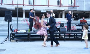Un moment de swing dins la programació festiva de Sant Pere