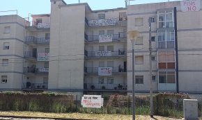 Veïns del barri de Barenys de Salou recullen signatures contra el projecte d'Eix Cívic presentat per l'ajuntament