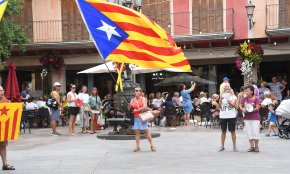 Crits d'independència amb els turistes com a espectadors