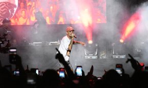 El rap de Rels B inunda el parc del Pinaret