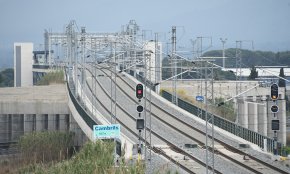 Un acte vandàlic provoca la suspensió de la circulació de trens AVE entre Camp de Tarragona, Barcelona i Figueres