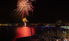 Salou tanca les Nits Daurades amb la processó de la Verge i el castell de focs