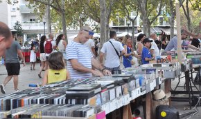 L'auge dels vinils i dels «singles» i la tornada dels cassets marquen una nova edició de la Fira del Disc