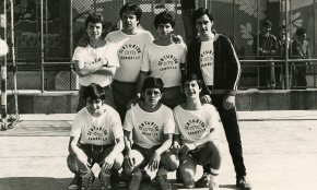 Equip de futbol sala al pati de la Salle de Reus / Curs 1980-81