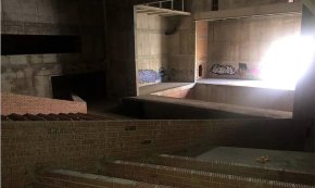 Es du a terme una acció de neteja i de retirada d'andròmines del recinte del Teatre Auditori