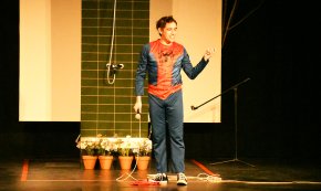 El monòleg «El gegant del Pi» aixeca el teló de la segona temporada de l'Escena Cambrils
