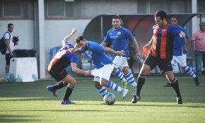 El FC Cambrils es deixa remuntar un partit que tenia encarrilat i encaixa la segona derrota consecutiva