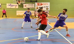 El Laguna suma la primera victòria de la temporada, però no abandona el fanalet vermell de la classificació