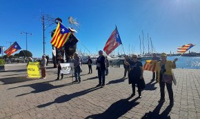 Nova concentració silenciosa al Port dels incansables Àvies i Avis per la Independència