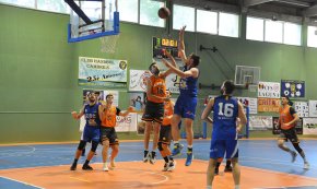 Victòria d'autoritat del Cofran 95 CB Cambrils contra el CB La Selva