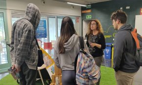 El Punt BiblioJove s'integra a l'Ateneu Juvenil com un servei permanent  