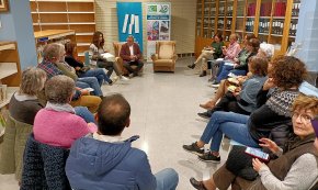 El Club de Lectura Adult celebra una sessió amb l'escriptor i editor Jordi Fernando Eloy 