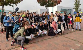 Un grup de joves cambrilencs visita el Saló del Manga de Barcelona