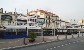 Un 73% dels establiments de restauració del port de Cambrils compleixen la legislació en matèria de retolació