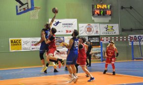 El Cofran 95 CB Cambrils s'endú una treballada victòria davant del Cantaires Tortosa en un partit molt intens