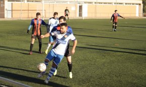Treballada victòria del FC Cambrils contra l'Alcover que el permet escalar fins la sisena posició de la classificació